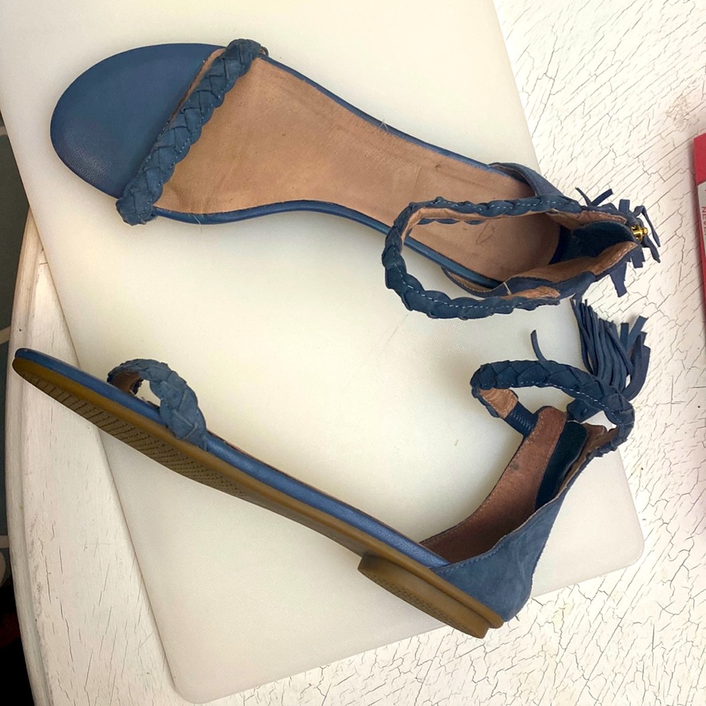 *JOIE* NAVY BRAIDED SUEDE SANDALS.